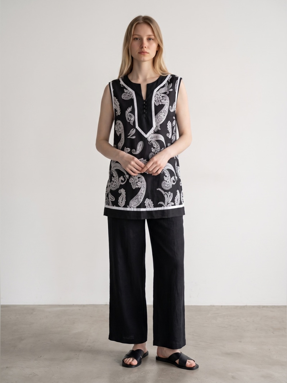 Susan Bristol Black & White Paisley Sleeveless Tunic